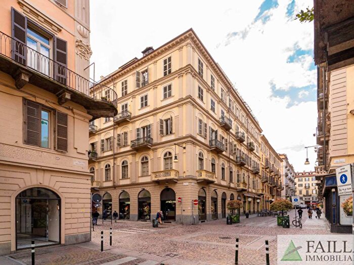 Appartamento trilocale in affitto in Via Carlo Alberto, Via Roma, Torino