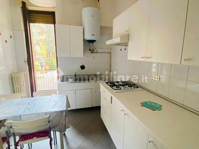 Appartamento trilocale in affitto in Via Comacchio, Corvetto, Milano