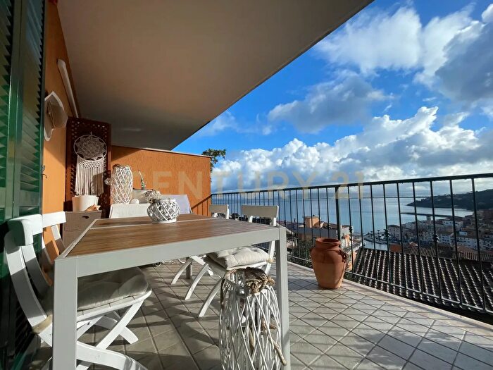 Appartamento quadrilocale in vendita in Via Panoramica, Monte Argentario