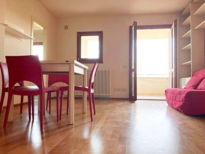 Appartamento monolocale in affitto in Via Fratelli Bandiera, Centro, Pontedera