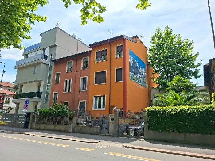Appartamento bilocale in vendita in Viale Marche, Milano