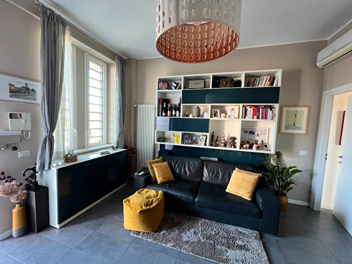 Appartamento bilocale in affitto in Alzaia Naviglio Grande, Piazza Napoli, Milano