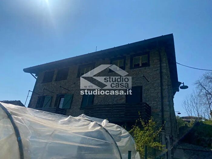 Appartamento monolocale in vendita in Via Europa, Costa Di Serina