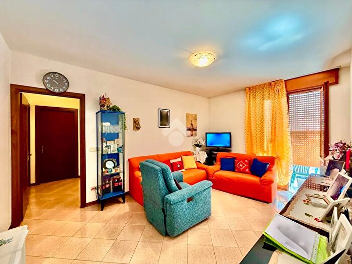 Appartamento trilocale in vendita in Via Gioacchino Rossini, Grisignano Di Zocco