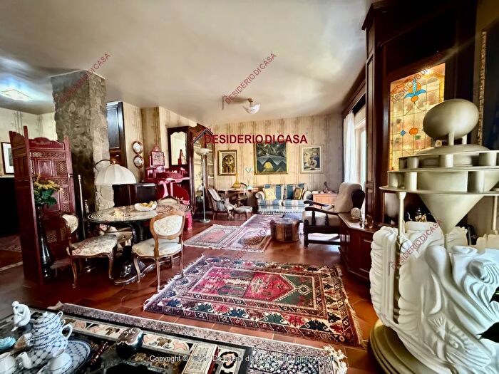 Appartamento con 5 locali in vendita in Via Scaglione Pietro Palermo Pa Italia, Palermo