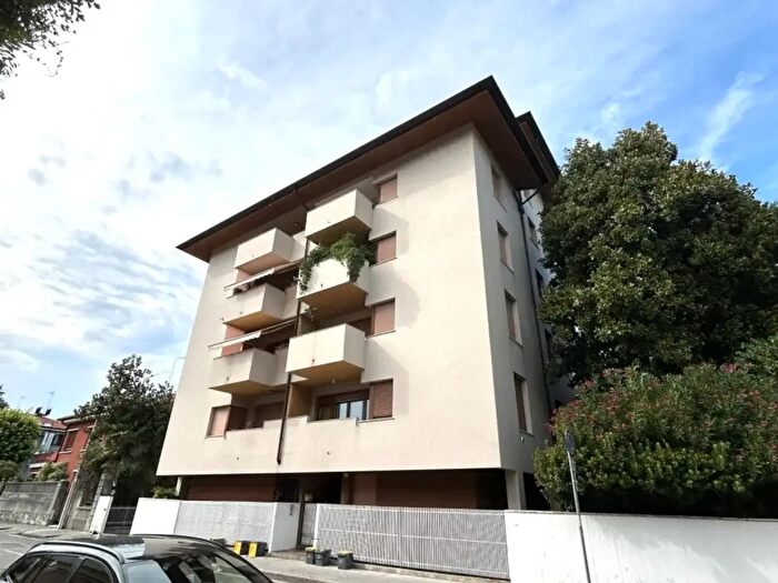 Appartamento quadrilocale in vendita in Via Gaeta, Udine