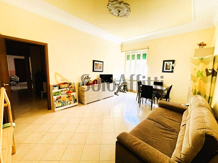 Appartamento trilocale in affitto in via Pomezia, Re di Roma, Roma