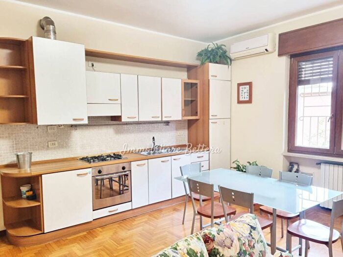 Appartamento trilocale in affitto in Via Stretta, Oberdan, Brescia