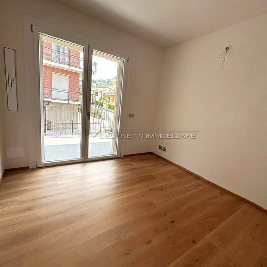 Appartamento trilocale in vendita in Corso Enotria, Alba