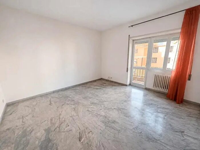 Appartamento trilocale in vendita in Via Santa Maria della Grotticella, Viterbo