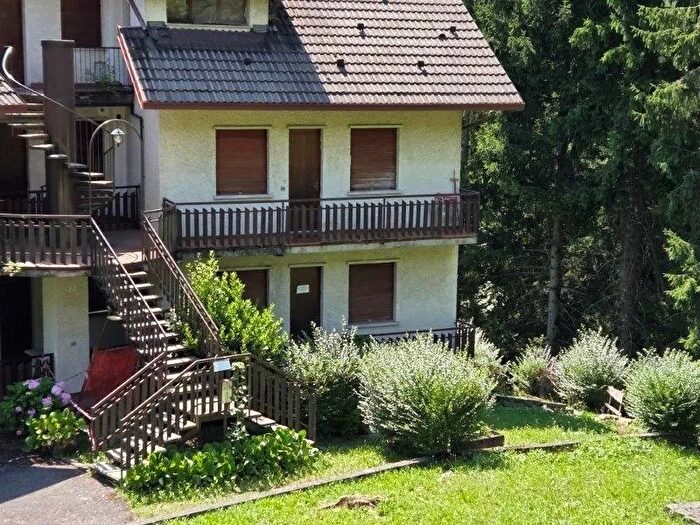 Casa trilocale in vendita in Via Erolo, Serina