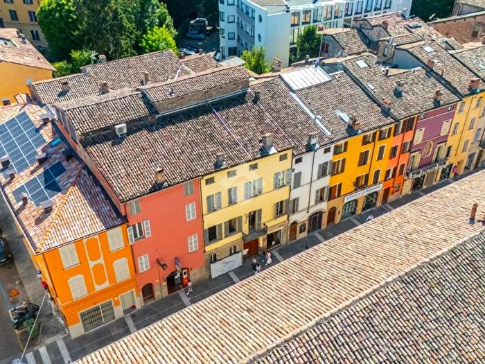 Appartamento quadrilocale in vendita in Strada Massimo d'Azeglio, Parma
