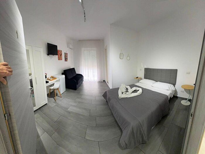 Appartamento monolocale in affitto in Via Foria, Sanità, Napoli