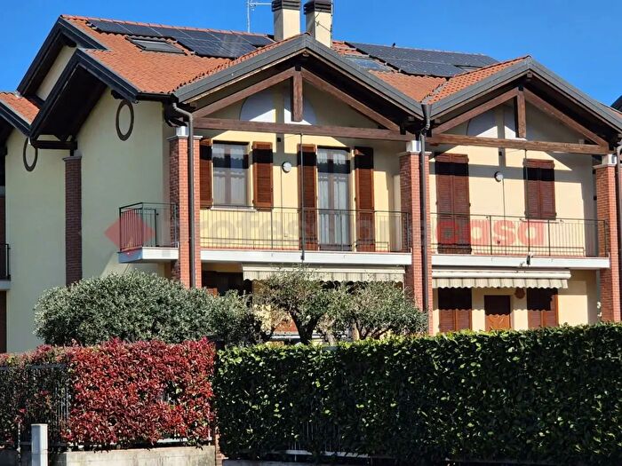 Casa con 5 locali in vendita in Via Magenta, Canegrate