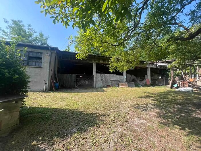 Casa trilocale in vendita in Via al Torchio, Lierna