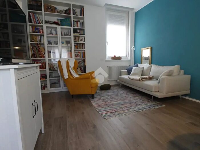 Casa trilocale in vendita in Via Regina Margherita, Cerro Maggiore