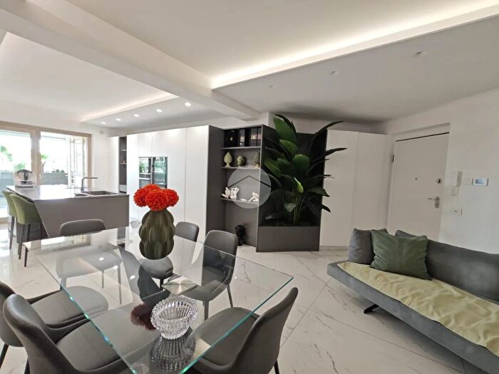 Appartamento quadrilocale in vendita in Via SSSannitica, Caivano