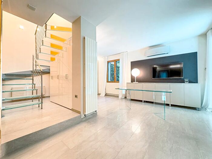 Casa trilocale in vendita in Via Duchessa di Genova NB, Stresa