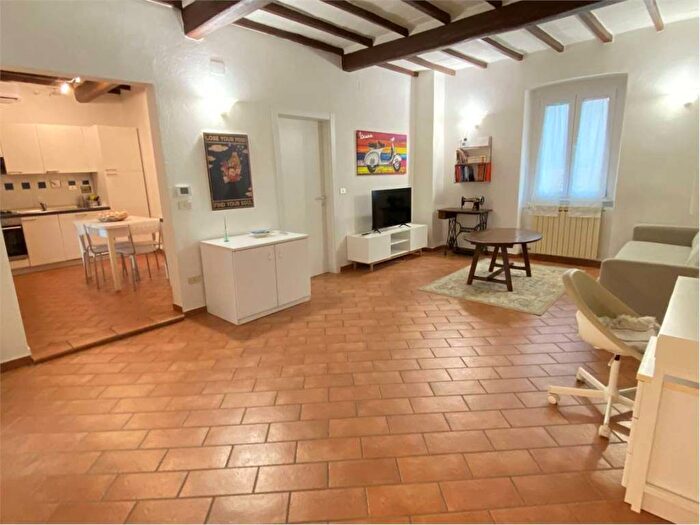 Appartamento trilocale in affitto in via della stufa, Centro Storico Duomo, Prato