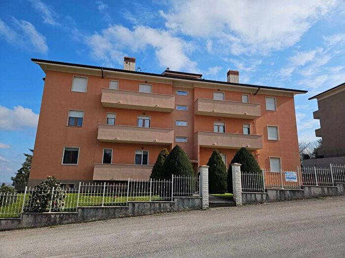 Appartamento con 6 locali in vendita in Via De Gasperi, Poggio San Marcello