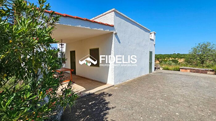 Casa bilocale in vendita in Contrada Lama di Carro, Andria