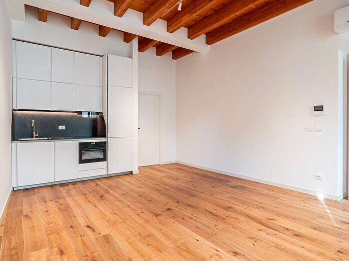 Appartamento bilocale in affitto in Via Valerio Catullo, Centro Storico, Verona