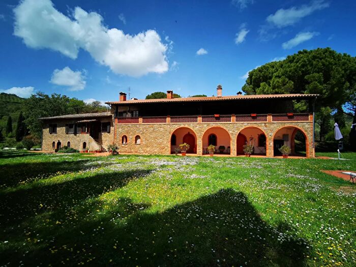 Casa con 11 locali in vendita in Strada Ponte Rio Ponte Pattoli, Perugia