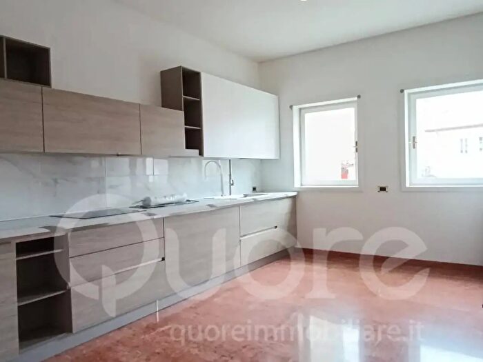 Appartamento con 5 locali in affitto in Via Ippolito Nievo, Udine