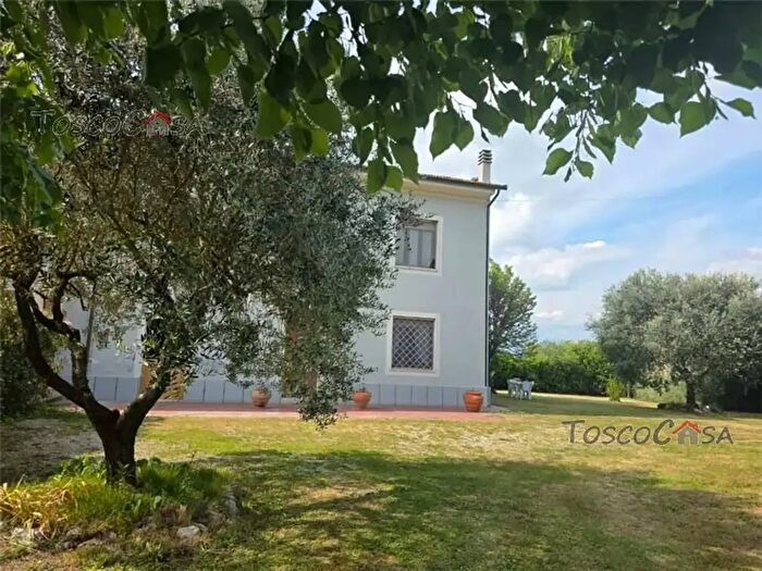 Casa con 6 locali in vendita in Cerreto Guidi