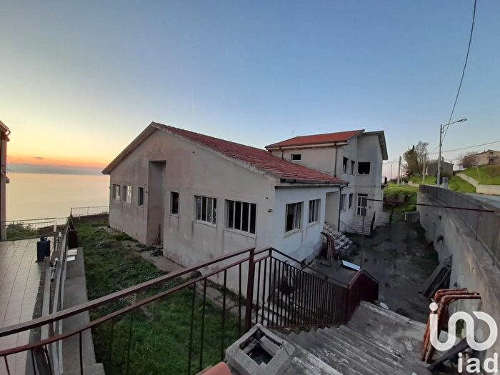 Casa con 20 locali in vendita in Via Le Pera, Longobardi