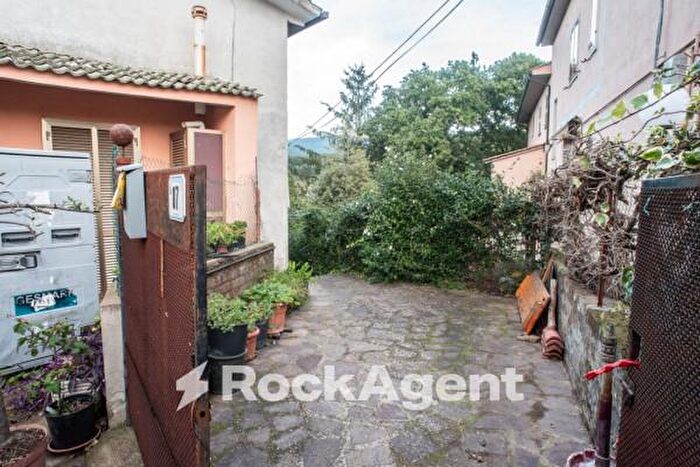 Appartamento trilocale in vendita in Strada Asmara, Vetralla