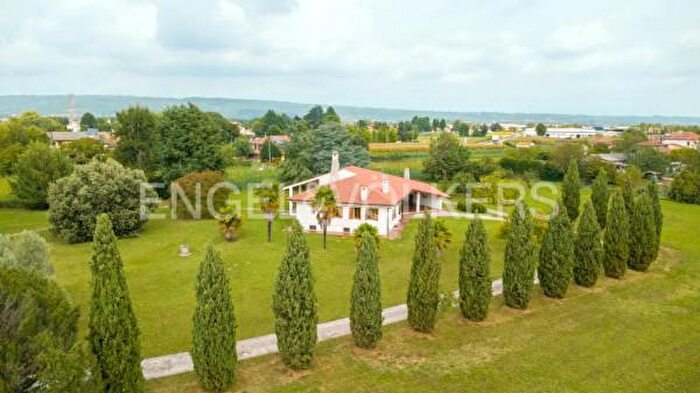 Casa con 6 locali in vendita in Via Schiavonesca Nuova, Volpago Del Montello