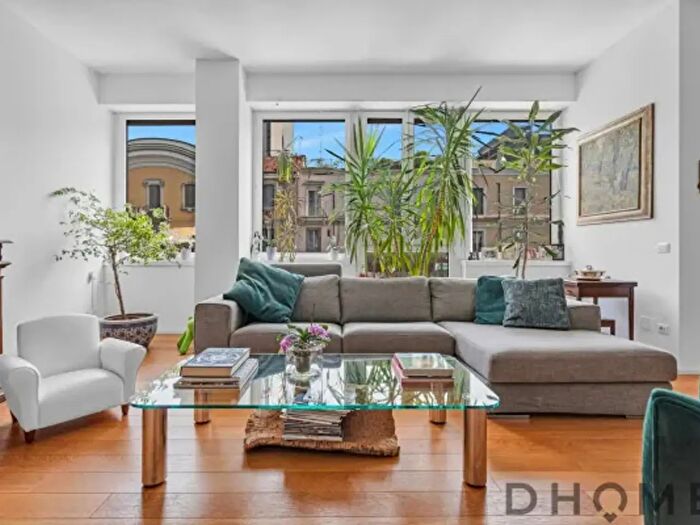 Appartamento quadrilocale in vendita in Via Vittor Pisani, Milano