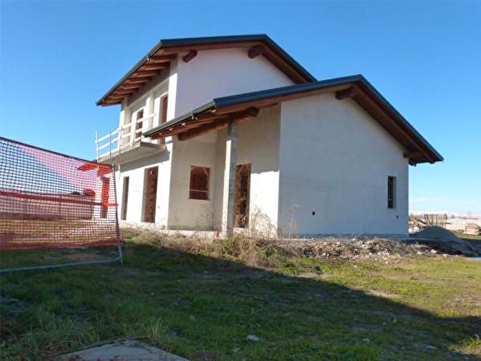 Casa con 5 locali in vendita in Frazione San Giovanni Perucca, Trinita