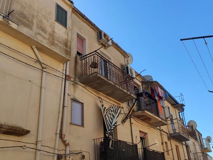 Appartamento monolocale in affitto in Via Figura, Centro, Caltagirone