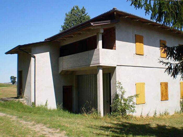 Casa con 6 locali in vendita in Lupazzano, Neviano Degli Arduini