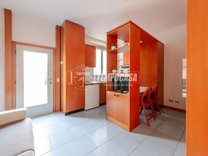 Appartamento monolocale in affitto in Via Lazzaro Spallanzani, Milano