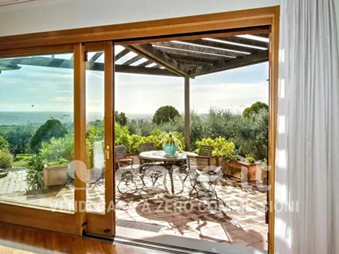 Casa con 6 locali in vendita in Via Sandro Pertini, Lucignano