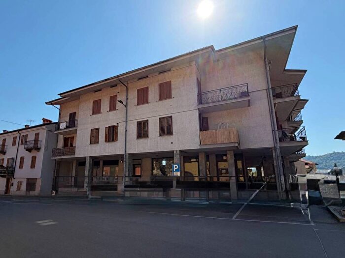 Appartamento trilocale in affitto in Via Umberto I, Centro, Piasco