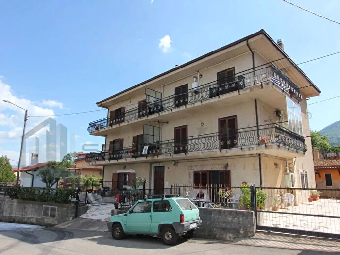 Appartamento quadrilocale in vendita in Via Gasperoni, Marano Marchesato