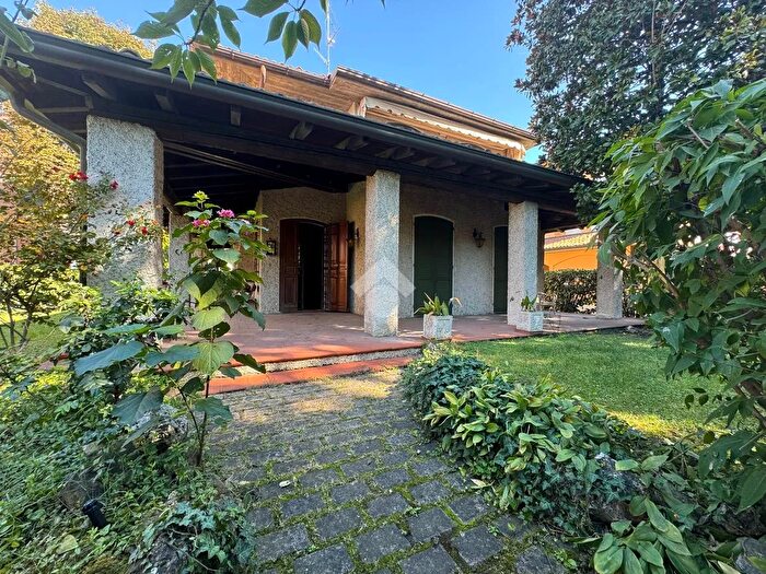 Casa con 6 locali in vendita in Via Emilia Est, Rubiera