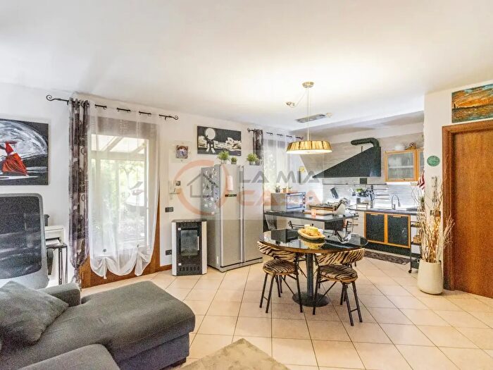 Casa quadrilocale in vendita in Via Nazario Sauro, Legnaro