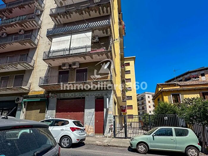 Appartamento quadrilocale in vendita in Via l Ariosto, Cosenza