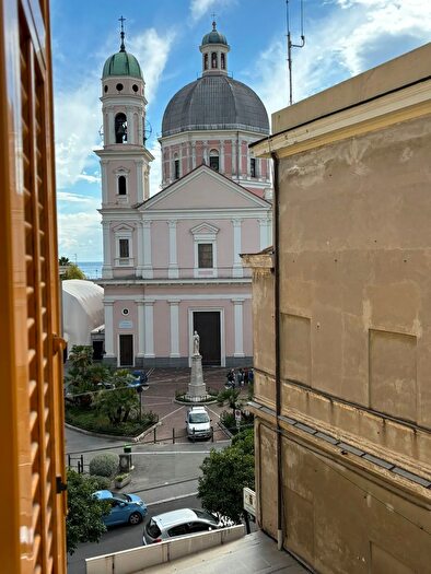 Appartamento quadrilocale in vendita in Viale Pallavicini, Genova