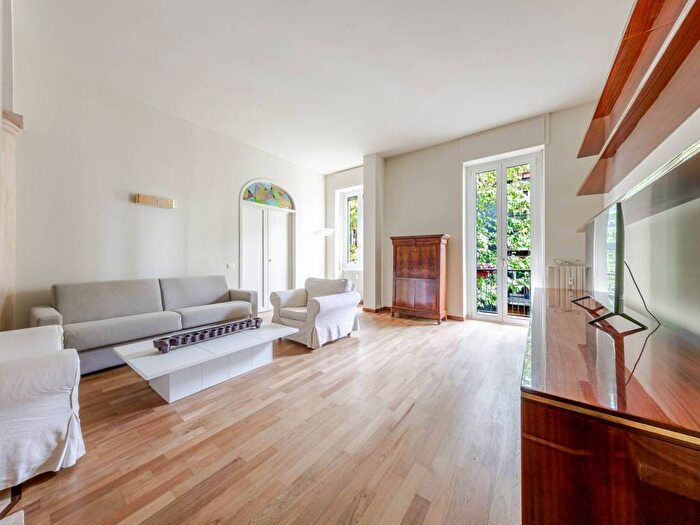 Appartamento trilocale in affitto in Via Anfiteatro, Lanza, Milano