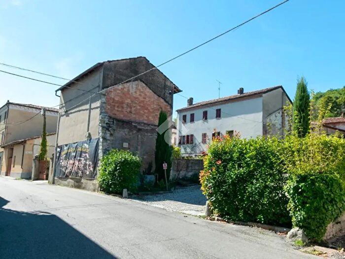 Casa con 7 locali in vendita in Via Maestra, Mombello Monferrato