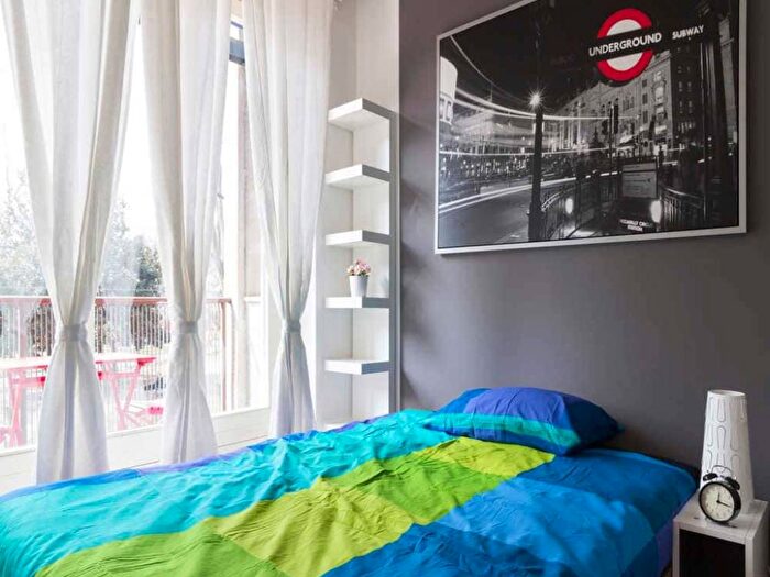 Appartamento con 6 locali in affitto in Viale Coni Zugna, Solari, Milano