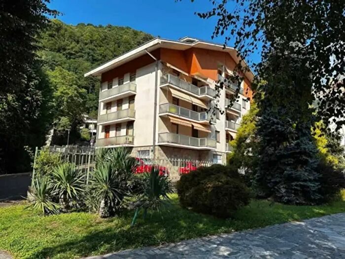 Appartamento quadrilocale in vendita in Via Maggio, Varallo