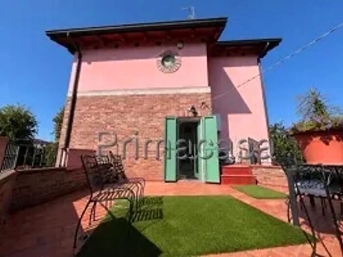 Casa con 6 locali in vendita in Campagnola Emilia