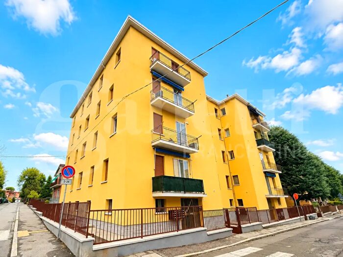 Appartamento trilocale in vendita in Via degli Albergati, Zola Predosa